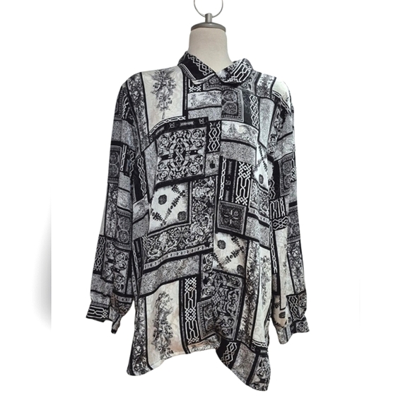 Alia Black and White Patterned Blouse Size 18 - Picture 2 of 7